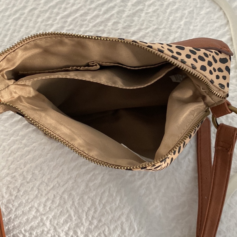 Lightly used cheetah print purse - Picture 4 of 6